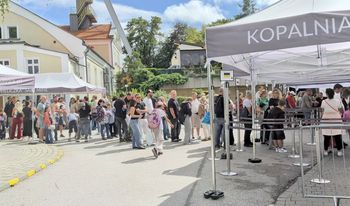 Tłumy to mało powiedziane. Więcej zagranicznych turystów niż Polaków