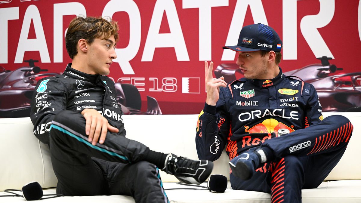 Materiały prasowe / Red Bull / Na zdjęciu: George Russell (po lewej) i Max Verstappen