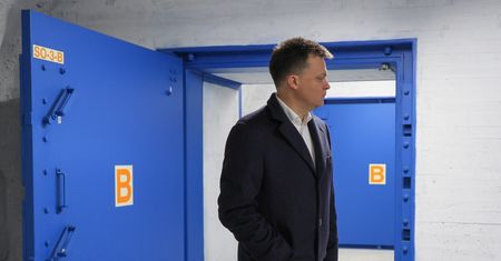 Szymon Hołownia w fińskim schronie. "Mamy się czego uczyć"