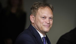 Zakłócenia w samolocie brytyjskiego ministra. Doniesienia o Rosjanach