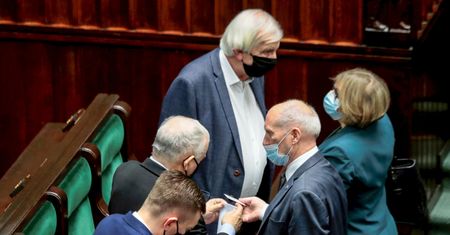 Fundusz odbudowy. Wiemy, jakie warunki PSL-KP postawiło PiS-owi. Piotr Zgorzelski zdradza szczegóły
