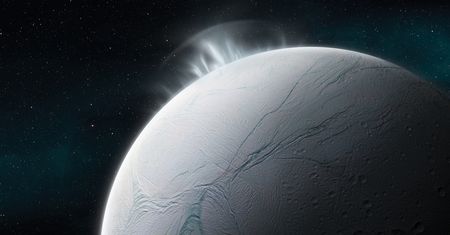 Cząsteczki organiczne na Enceladusie. Przełomowe dane z sondy Cassini