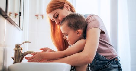 Do kiedy będzie wypłacany zasiłek opiekuńczy? Możliwe przedłużenie programu