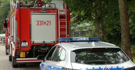 Przeszukują gruzowisko. Trwa akcja po zawaleniu się kamienicy