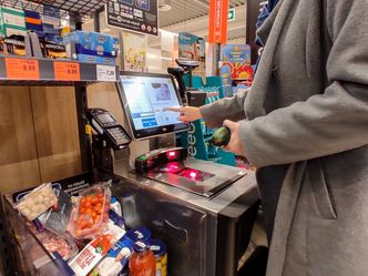 Bezobsługowe sklepy odpowiedzią na zakaz handlu? Nie tak szybko