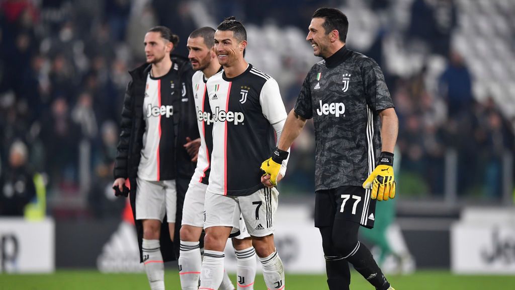 Getty Images / Valerio Pennicino - Juventus FC / Na zdjęciu: Cristiano Ronaldo i Gianluigi Buffon