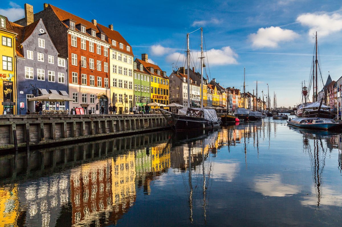 Dania jest pierwszym krajem w Europie, który chce paszportów szczepionkowych