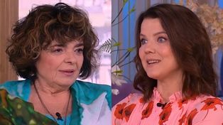 3 lata temu Katarzyna Grochola, mówiąc o kontynuacji "Nigdy w życiu!" zagrzewała Jabłczyńską do działania. "Tosia hoduj kury i wyglądaj pięknie"