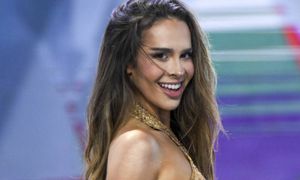 Pokazała się na sylwestrze. Ten strój to opcja tylko dla odważnych