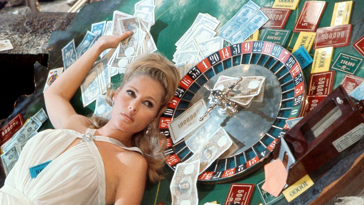 Ursula Andress w filmie "Casino Royale", 1967 r.