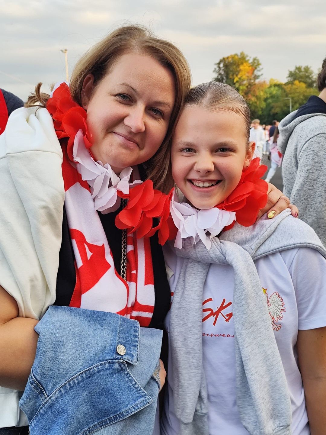 Młodzi kibice z powiatu kaliskiego na meczu Polski z Finlandią