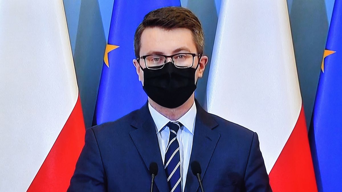 Rzecznik rządu Piotr Müller zapowiada luzowanie obostrzeń