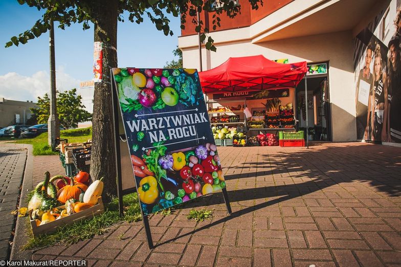 W Polsce ubywa sklepów. Sieci zamykają placówki, nikną spożywcze i księgarnie