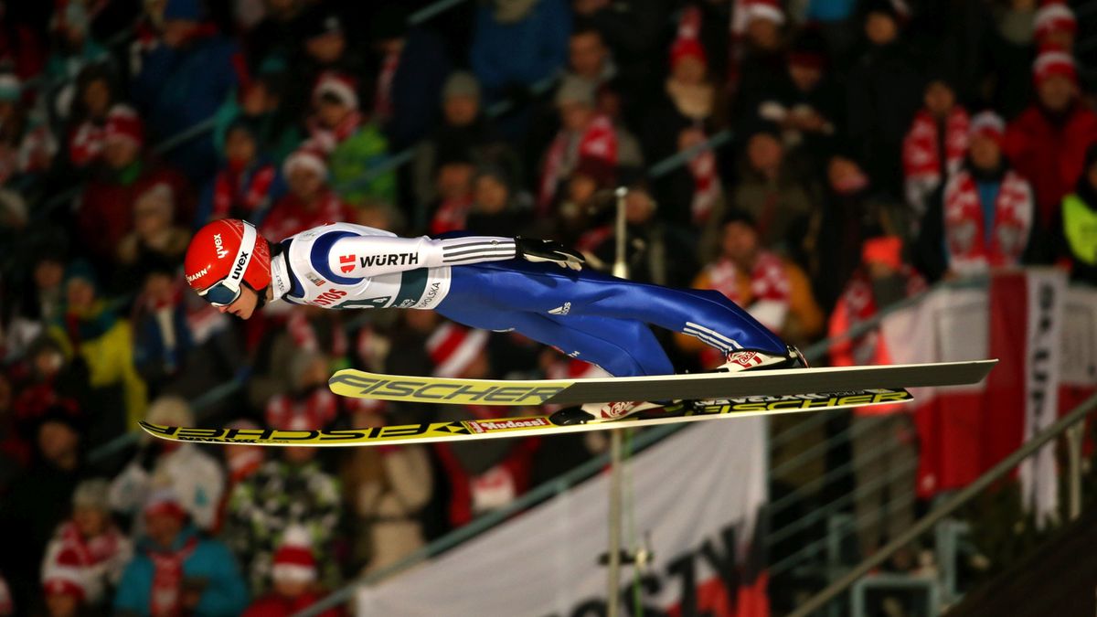 Freitag podczas pierwszej serii konkursu drużynowego PŚ w skokach narciarskich w Zakopanem (21012017)
