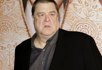 Schudł niemal 90 kg. Jest nie do poznania