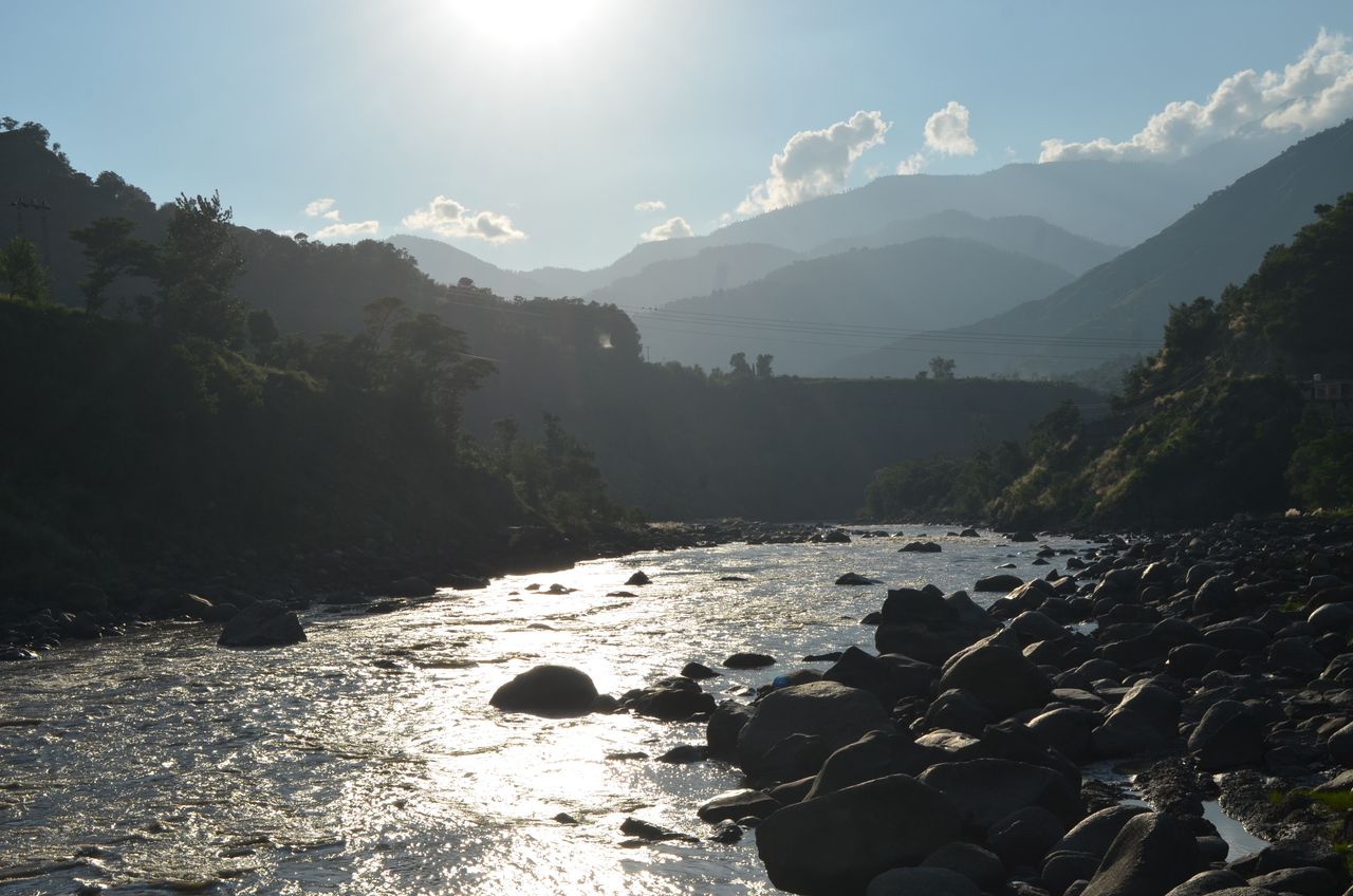 Rzeka Neelum w Pakistanie