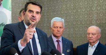 Wiceminister wypalił na komisji. Awantura wokół cen mieszkań