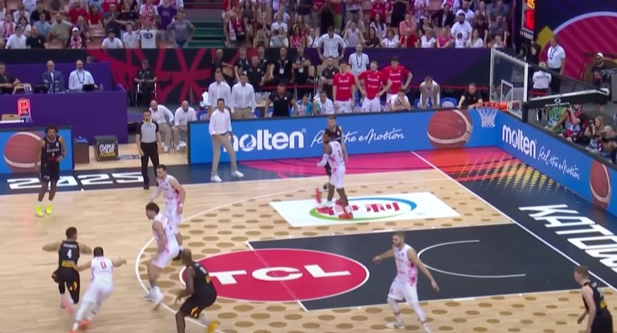 TVP zmienia ramówkę. Ważny mecz polskich koszykarzy na głównej antenie