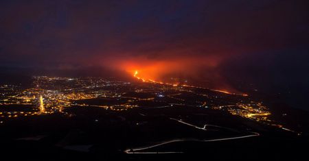 Wulkan zniszczył im domy. Dostaną od rządu 30 tys. euro