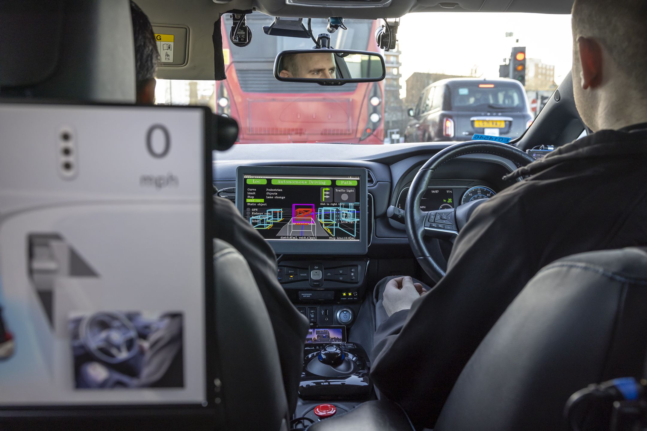 ServCity autonomiczny Nissan Leaf