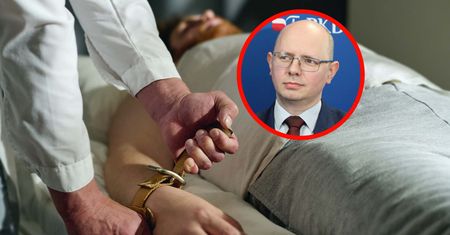 Nadal spinają ich pasami. Po 30 latach nic się nie zmieniło