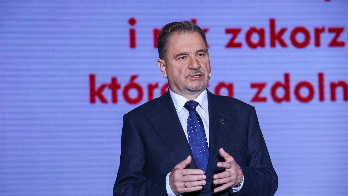 Spała, 19.10.2023. Przewodniczący NSZZ "Solidarność" Piotr Duda na 31. Krajowym Zjeździe Delegatów NSZZ "Solidarność" w Centralnym Ośrodku Sportu w Spale, 19 bm. (aldg/mr) PAP/Marian Zubrzycki