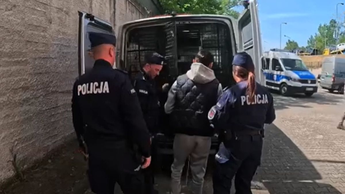 Przekazanie Bułgara polskiej policji.