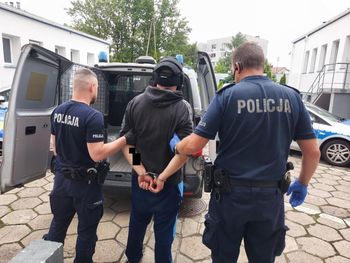 Bełchatów: Zamienił ośrodek wypoczynkowy na więzienie. Ścigany listem gończym wszczął awanturę i pożałował