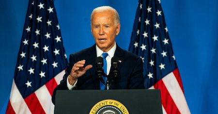 Kolejne wpadki Joe Bidena? Ekspert: Dobrze to rozgrywa