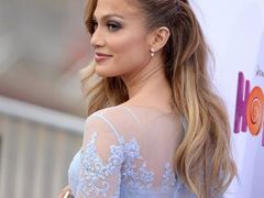 Jennifer Lopez - tym razem subtelnie i dziewczęco