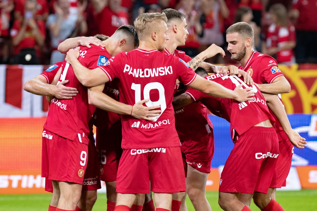 Widzew Łódź l-a învins pe Ruch Chorzów.  Blues au jucat cu nouă jucători