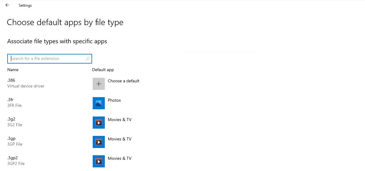 Wyszukiwarka w ustawieniach domyślnych aplikacji to drobiazg, ale znacznie przyspieszy poruszanie się po liście, fot. Microsoft.