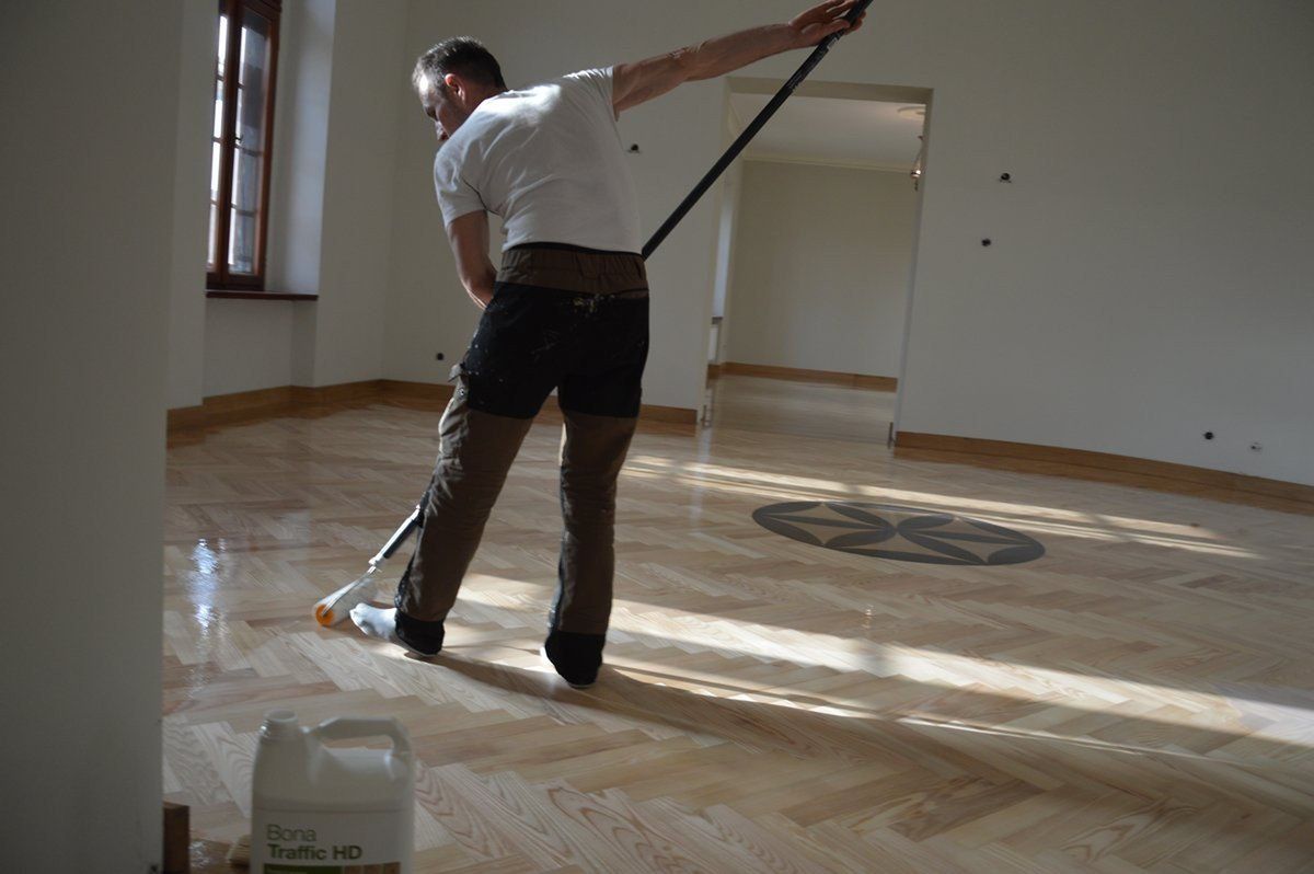 Dwór w Kotowej Woli z każdym rokiem wygląda piękniej