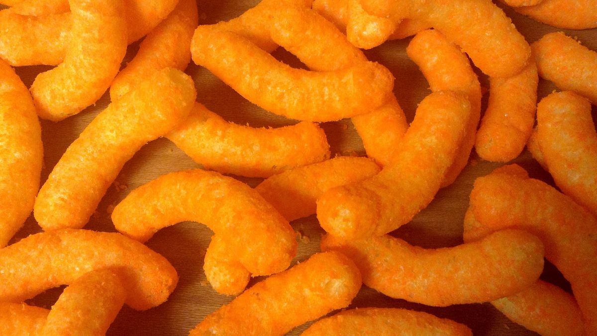 Chrupki kukurydziane o smaku serowym (niewzbogacone)