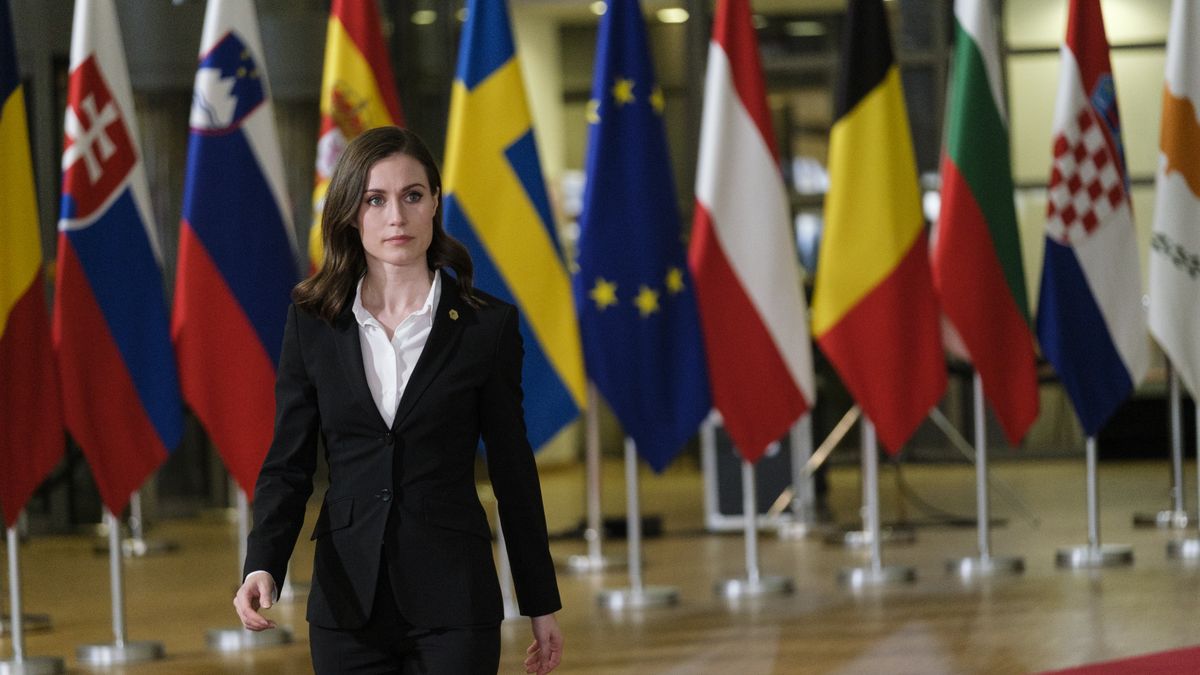 Premierka  Sanna Marin razem z prezydentem poinformowała chęci przystąpienia Finlandii do NATO