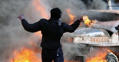 EBI zawiesił działalność na Ukrainie, a EBOR ograniczył. Kanada zamknęła ambasadę