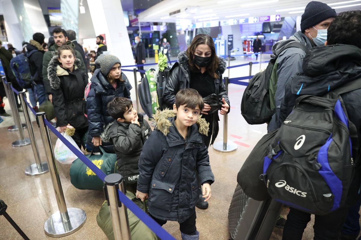 Kryzys na granicy. Kolejny samolot z migrantami odleciał z Mińska 