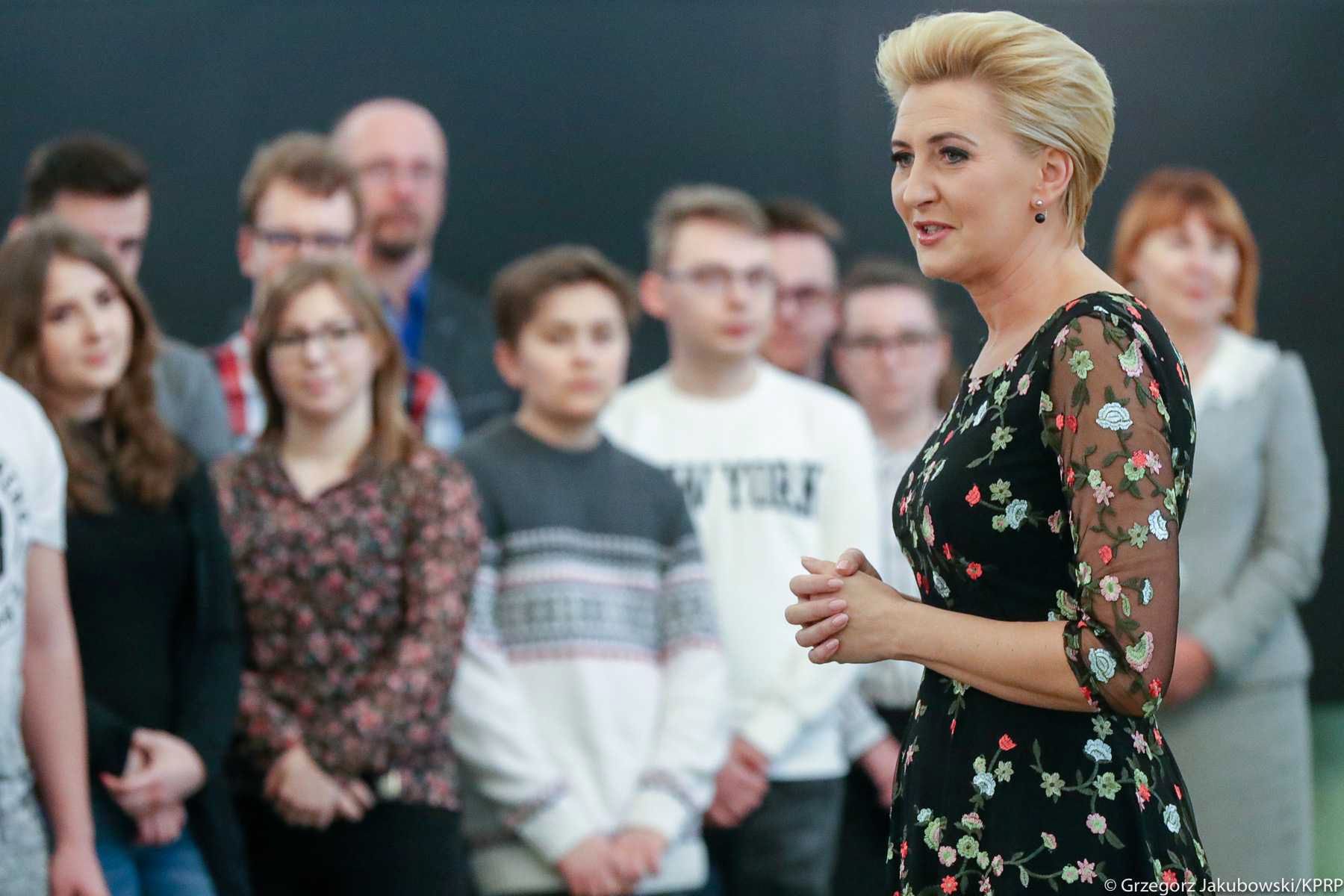 Agata Duda oprowadziła młodzież po pałacu