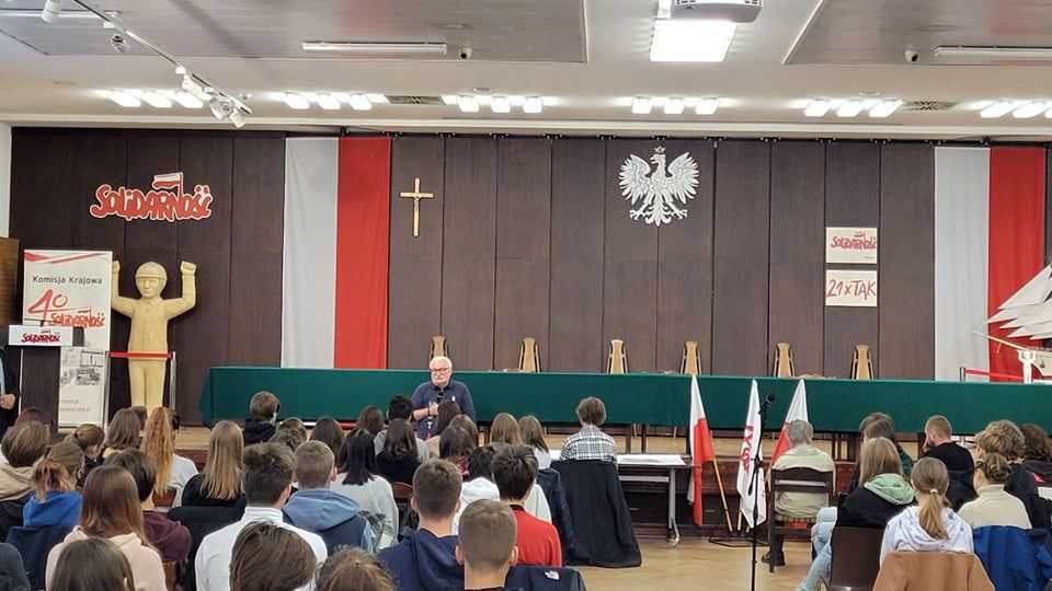 Lech Wałęsa na spotkaniu z młodzieżą w Sali BHP