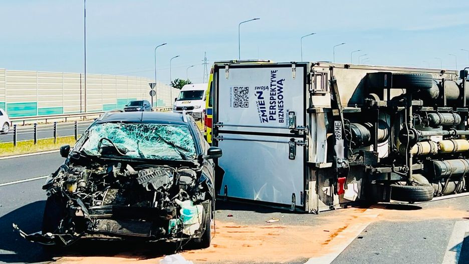 Wypadek na trasie S8 na węźle Radzymin