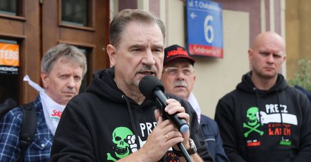 "Dziwię się, że nie zapukali". Szef Solidarności uderza w PiS