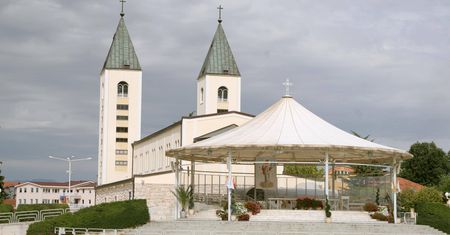 Polacy jechali do Medjugorie. Kościół ma pewien problem z tym miejscem