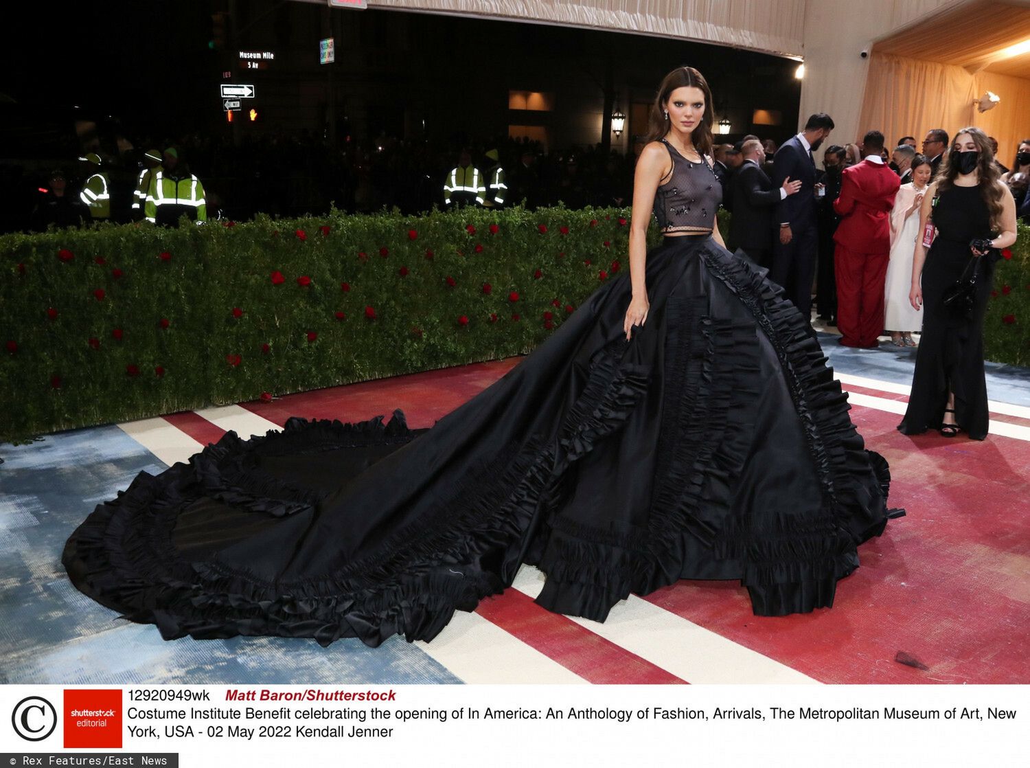 Kendal Jenner - Gala MET 2022, kreacja Prada