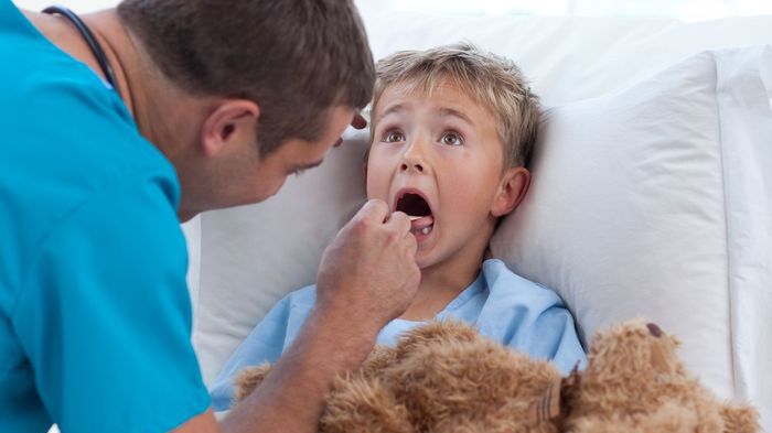 Chore dziecko podczas badania