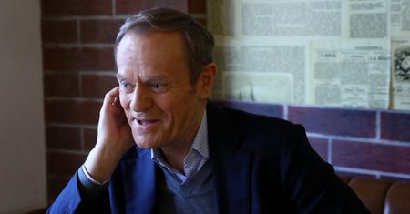 Tusk zakpił z TVP. Internauci zachwyceni jego ripostą na wpis Piechocińskiego