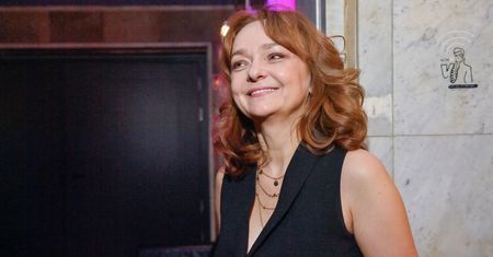 Wcieli się w Marię Czubaszek. Była gwiazdą "Ucha Prezesa"
