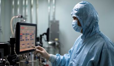 COVID-19 może wpływać na słuch? Alarmujące doniesienia naukowców