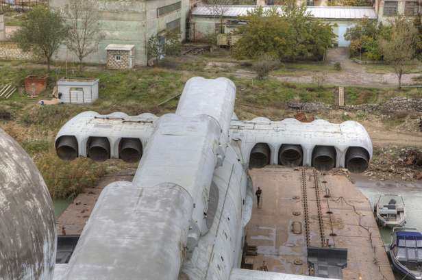 Radziecki ekranoplan Łuń. Zabójca lotniskowców rdzewieje w kaspijskim porcie 33