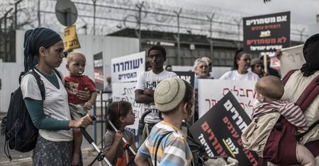 Izrael uwalnia 26 palestyńskich więźniów