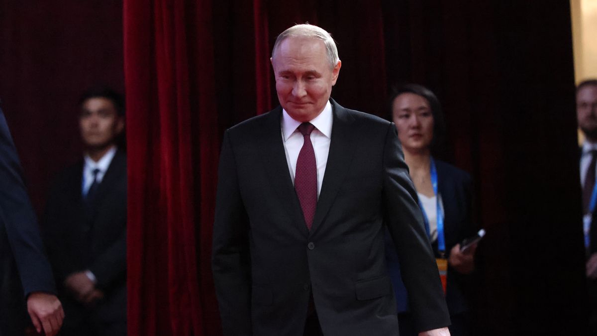 HARBIN, CHINA - MAY 17: (RUSSIA OUT) Russian President Vladimir Putin enters the hall during his meeting with students at the Harbin Institute of Technology, May 17, 2024, in Harbin, China. Russian President Putin is having a two-day visit to China. (Photo by Contributor/Getty Images)